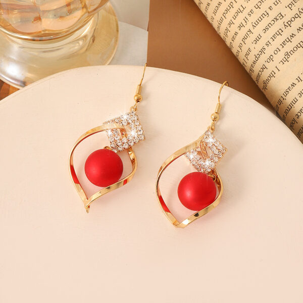 Women's Fashionable Temperamental All-match Earrings - Image 2