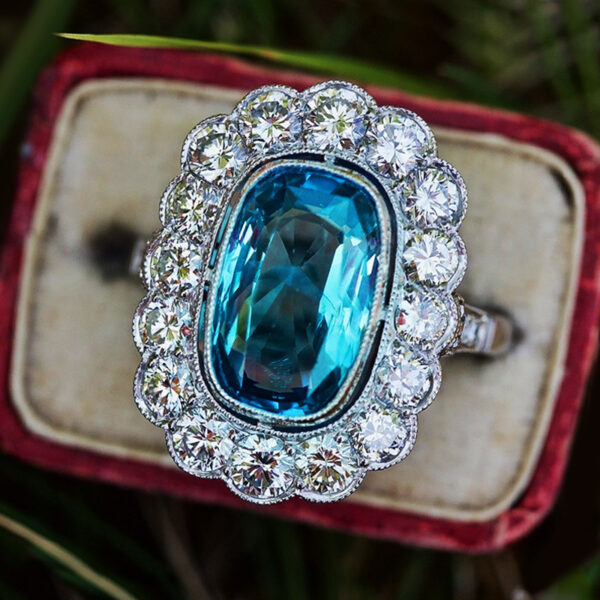 Luxury Colored Gems Ring Inlaid Sea Blue Women's - Image 3